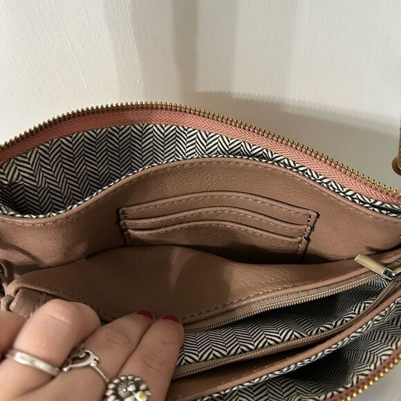 Jen and co crossbody - Picture 6 of 8